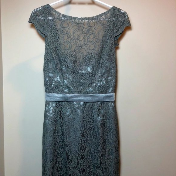Size 6 Belsoie Grey Lace Short Sleeve Dress - Picture 1 of 14